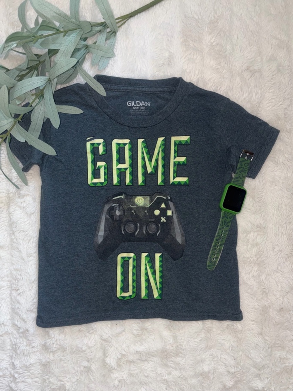 Gildan “Game On” Graphic Tee – Size 6/7